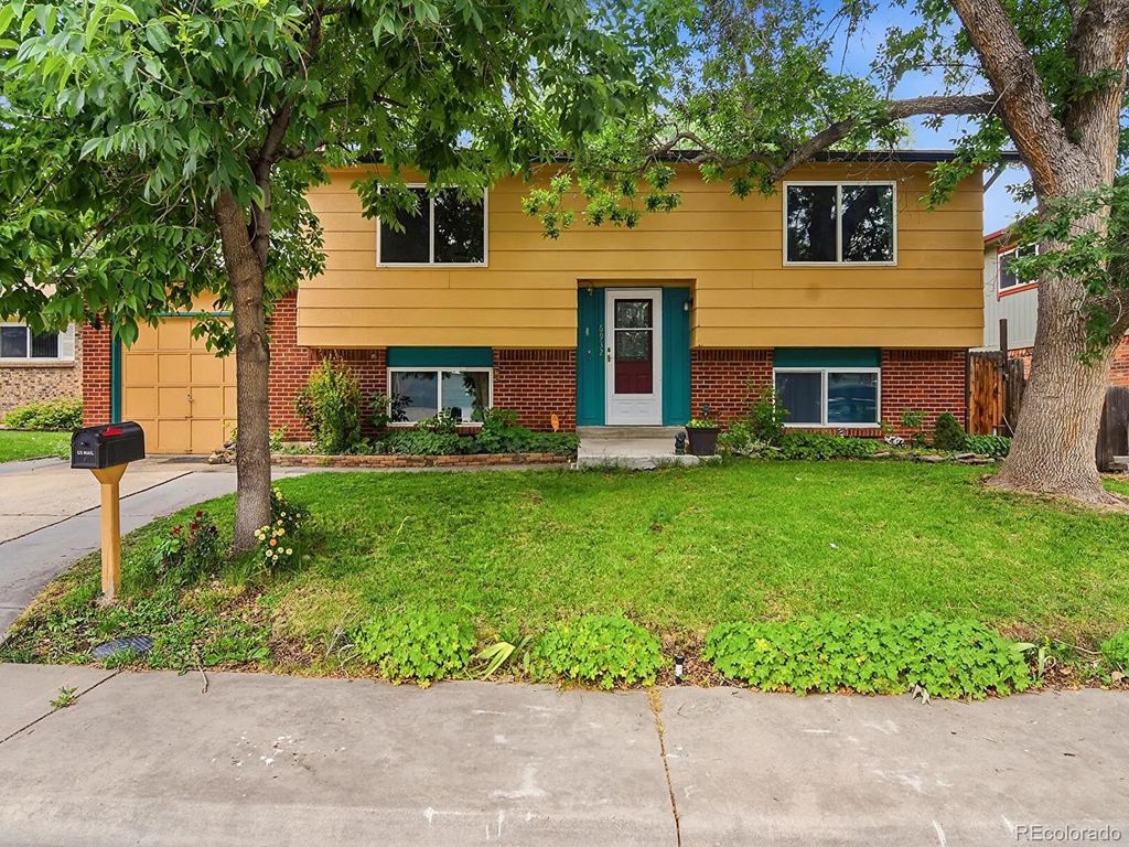 6932 Deframe Court, Arvada