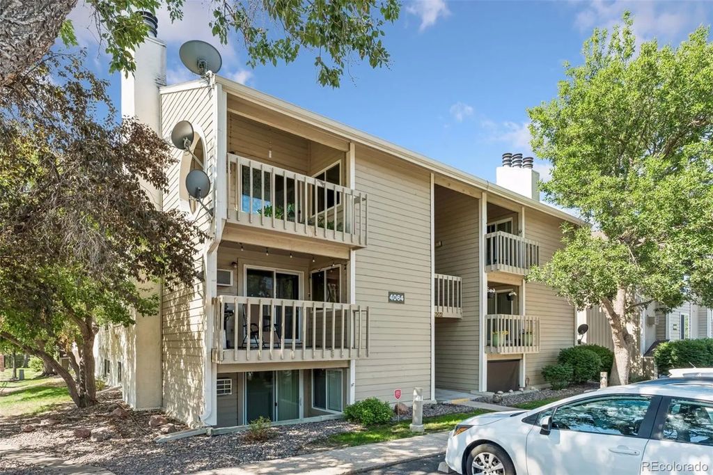 4064 S Atchison Way 102, Aurora