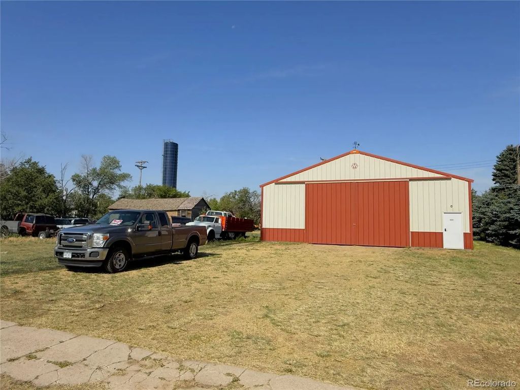 309 Curtis Street, Arriba