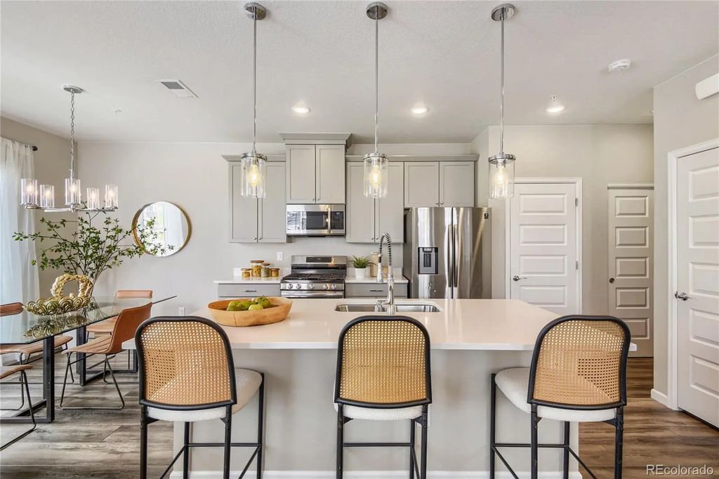 23588 E Ida Drive B, Aurora