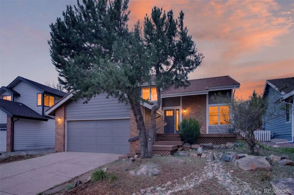 13 Manzanita, Littleton