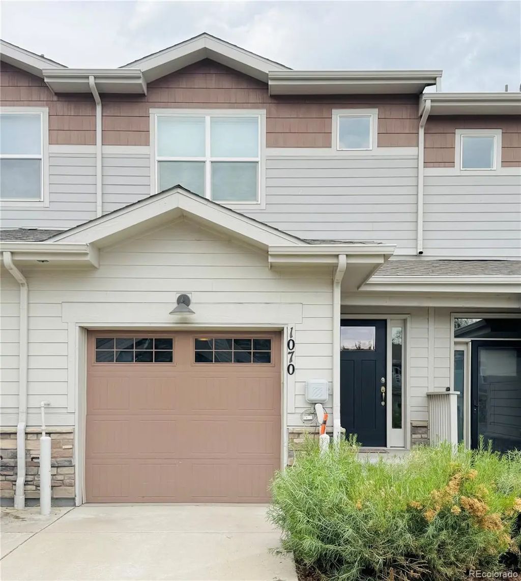1070 Oak Circle, Denver