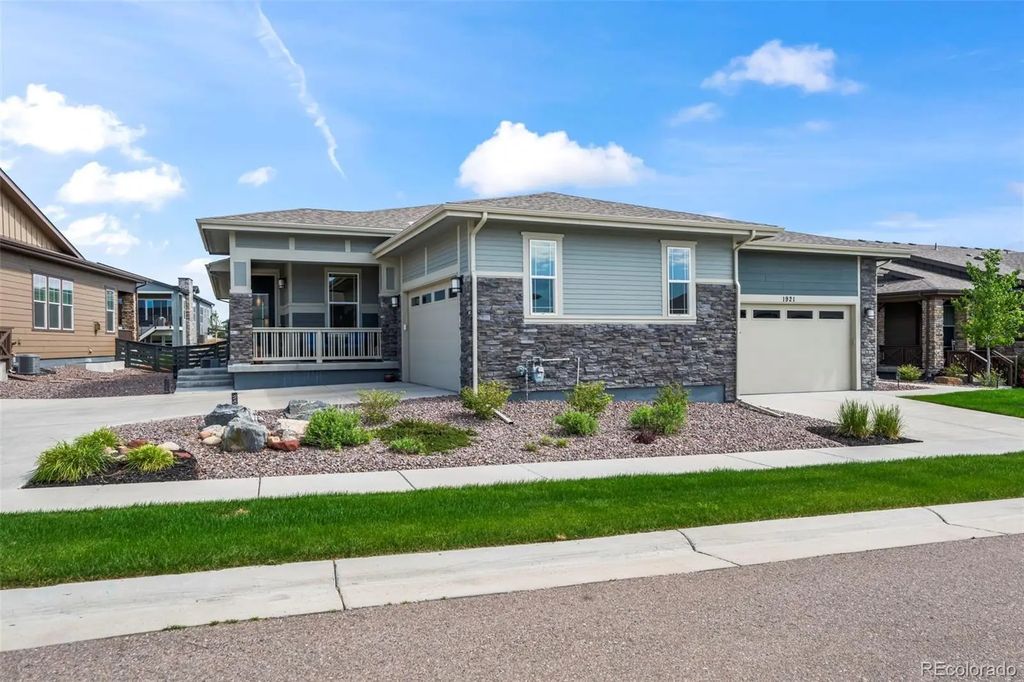 1915 Canyonpoint Lane, Castle Pines