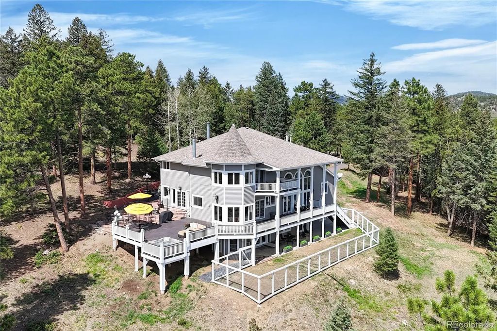 7692 Surrey Drive, Morrison