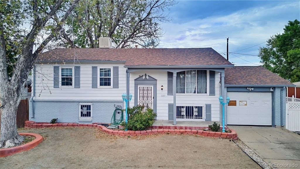 327 Elm Avenue, Brighton