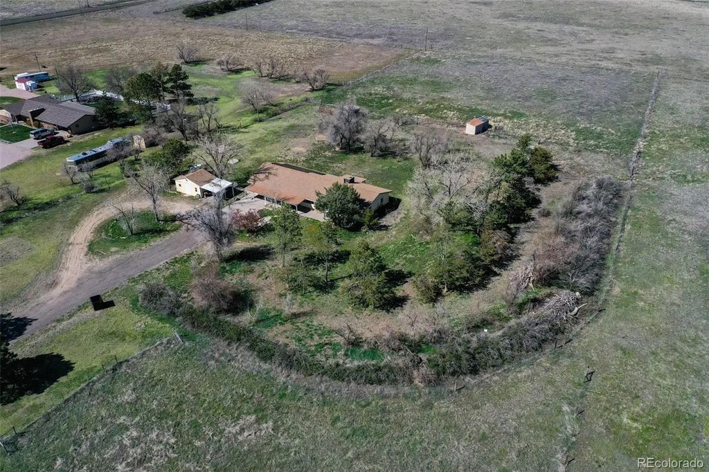 7409 S County Road 157, Strasburg