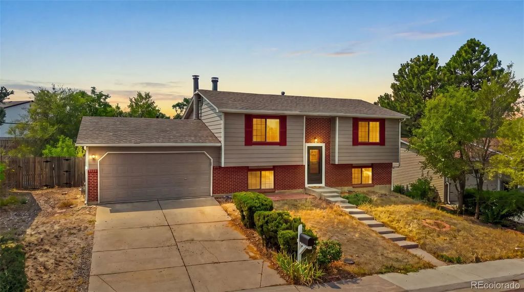 17958 E Oxford Drive, Aurora