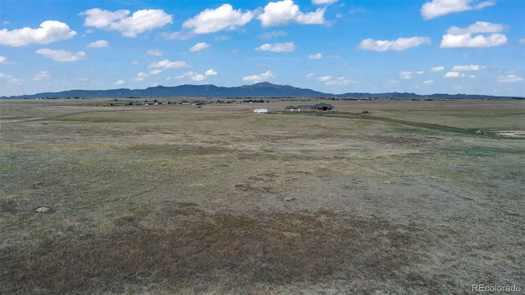 2605 Antelope Hill View, Peyton