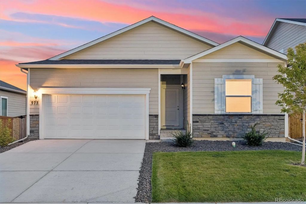 975 Cascade Falls Street, Severance