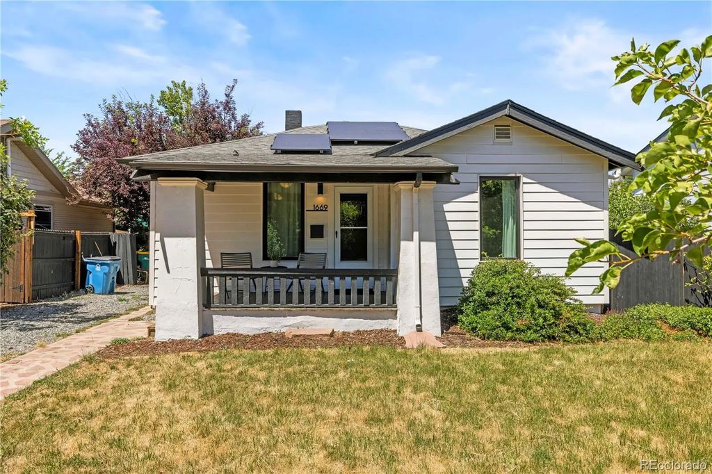 1669 Dallas Street, Aurora
