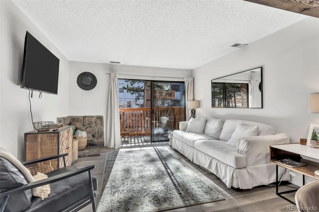 1901 Clear Creek Drive E102, Georgetown