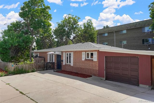 1608 W Powers Avenue, Littleton