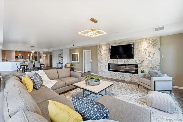 925 N Lincoln Street 5b, Denver