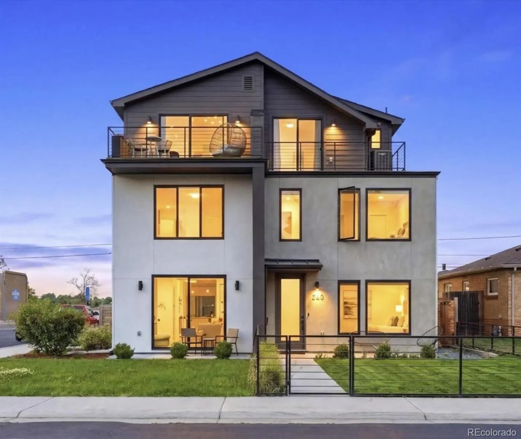 5220 W 22nd Avenue, Edgewater