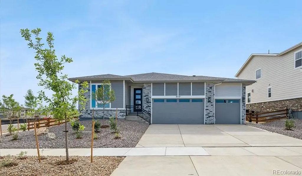 2112 S Irvington Street, Aurora