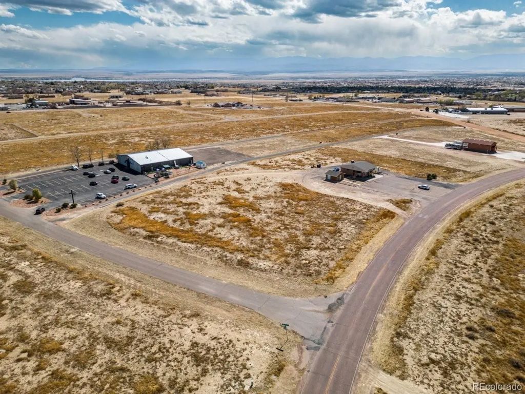 20 W Hahns Peak Avenue, Pueblo West