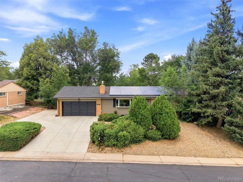 11835 Swadley Drive, Lakewood