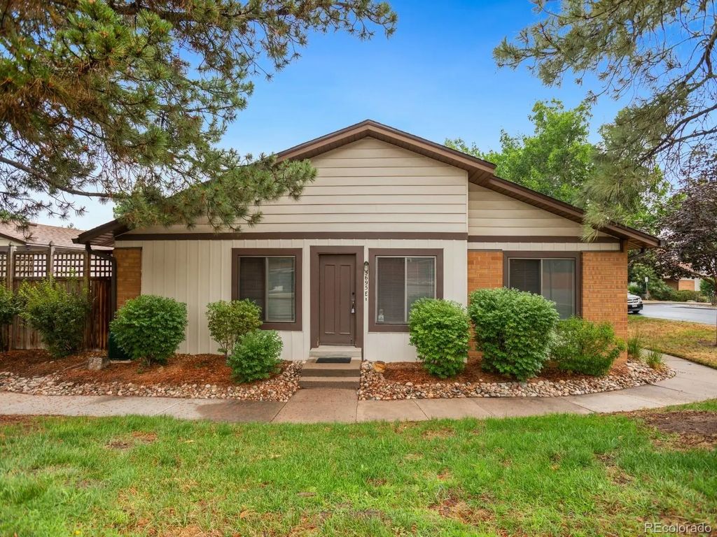 3695 S Kittredge Street E, Aurora
