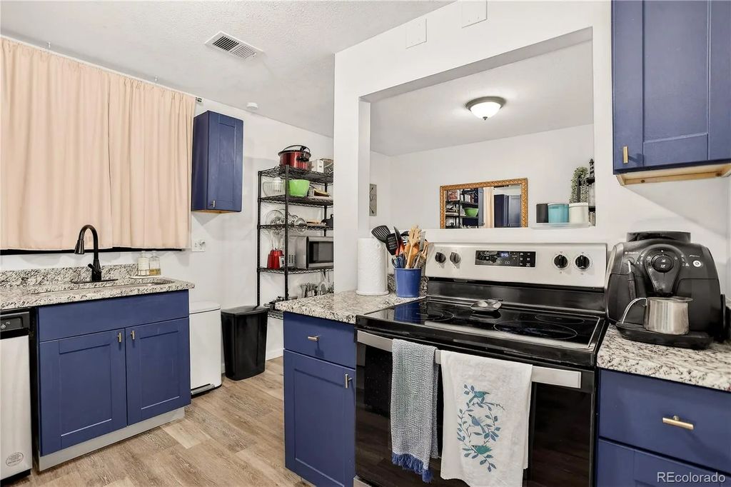 311 W Lehow Avenue 3, Englewood
