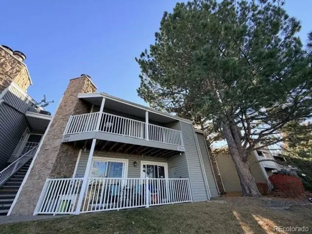 904 S Walden Way 204, Aurora