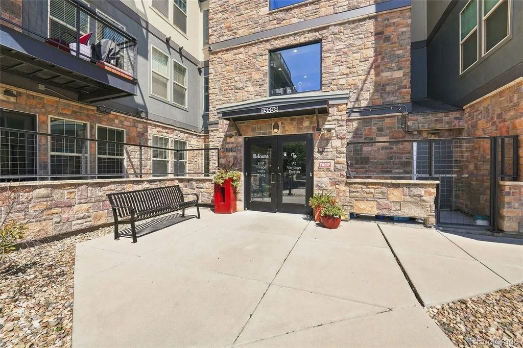 13598 Via Varra 120, Broomfield
