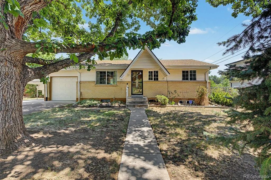 888 S Owens Court, Lakewood