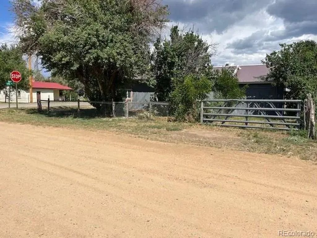 518 Trinchera Street, San Luis