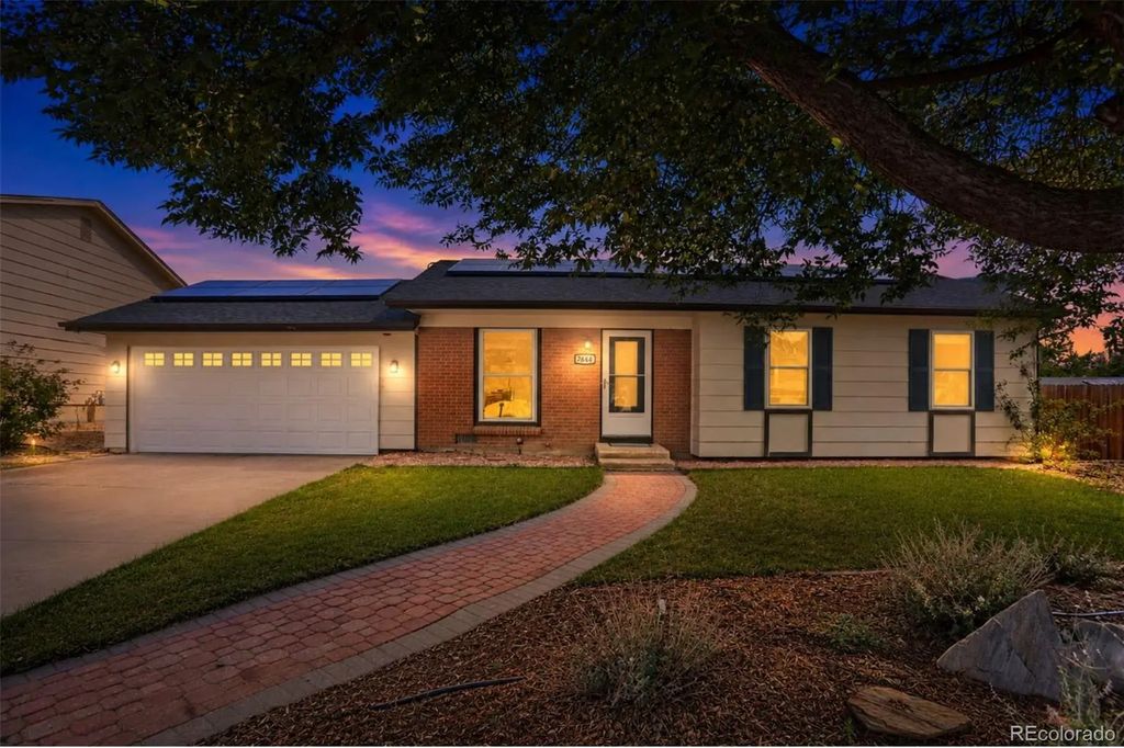 2644 S Norfolk Street, Aurora