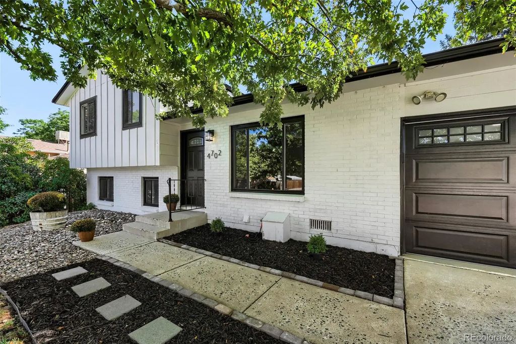 4702 S Dudley Street, Littleton