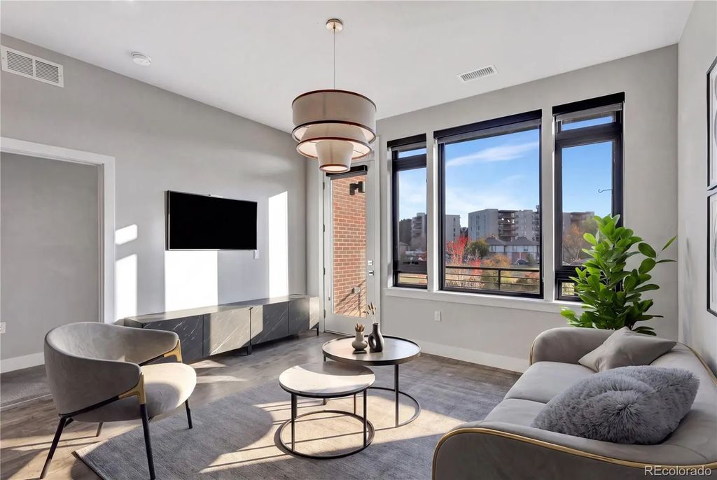 6618 E Lowry Boulevard 210, Denver