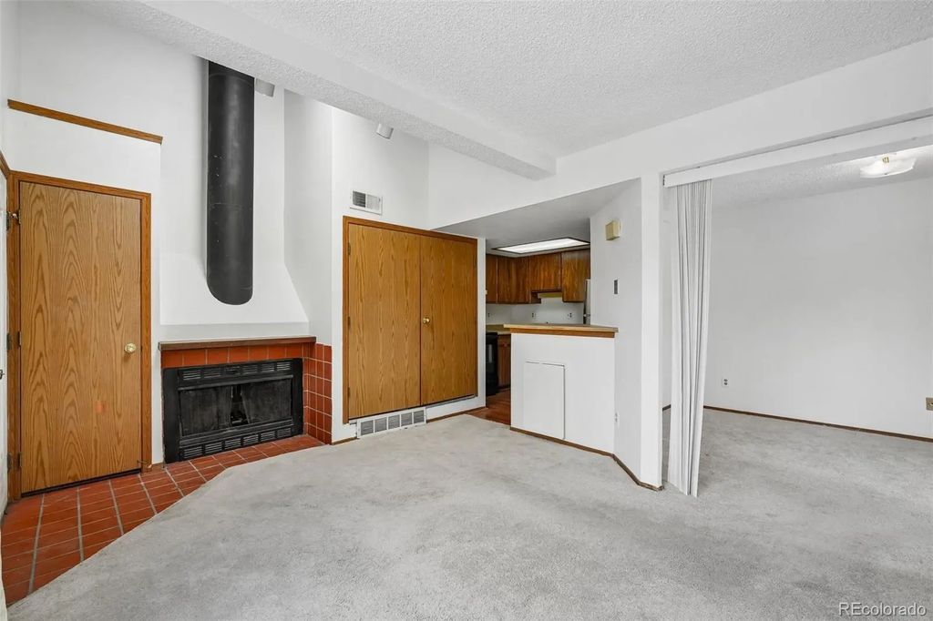 17053 E Tennessee Drive 214, Aurora