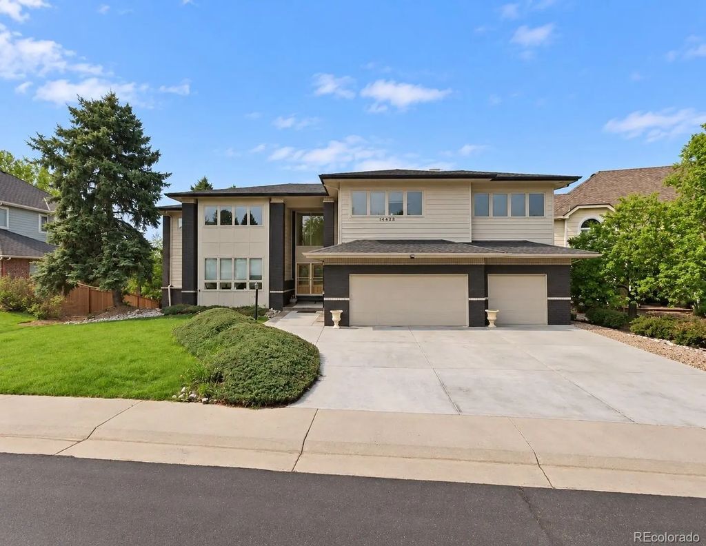 16462 E Berry Place, Centennial