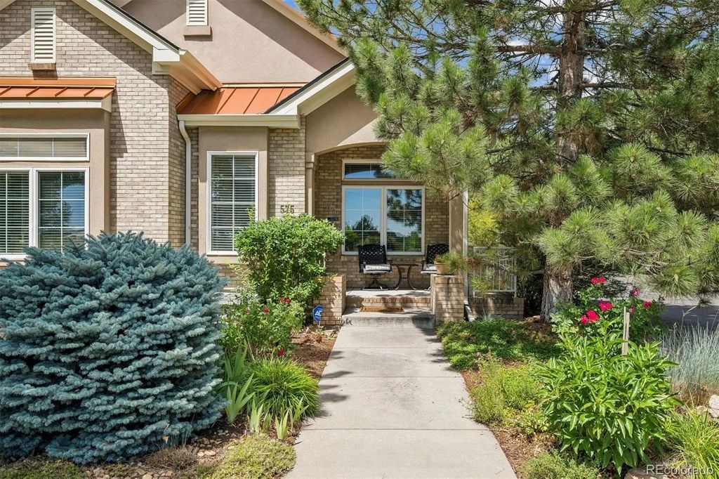 575 Roslyn Street, Denver