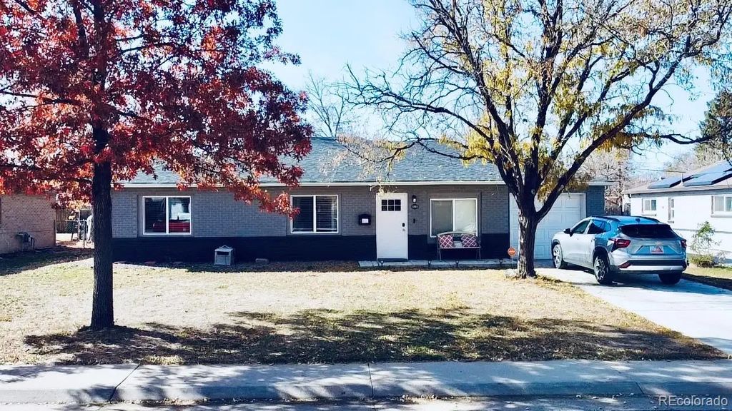 1001 Troy Street, Aurora
