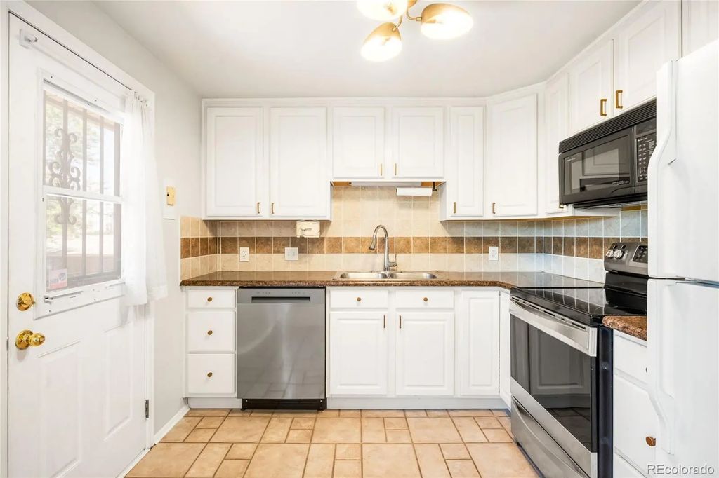 9565 W Dakota Avenue, Lakewood