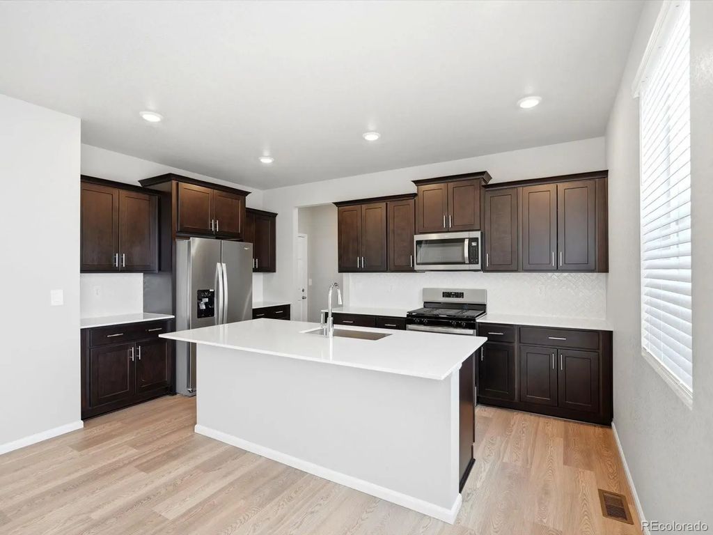 6852 Quail Avenue, Firestone