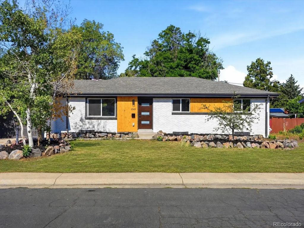 1049 Jamaica Court, Aurora