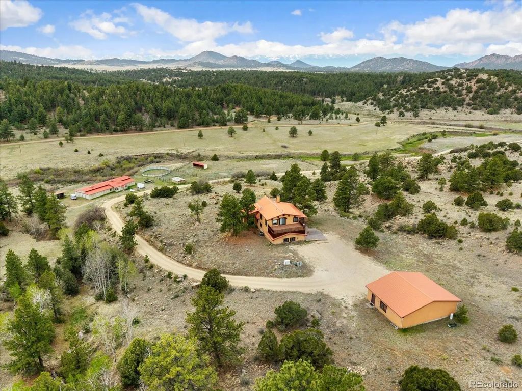 40 Bear Ridge Road, Westcliffe