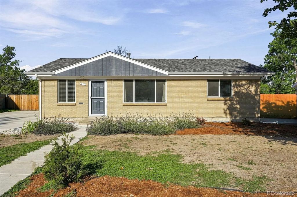 857 Iola Street, Aurora