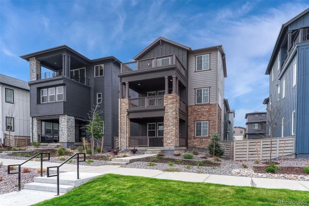 8673 Middle Fork Street, Littleton