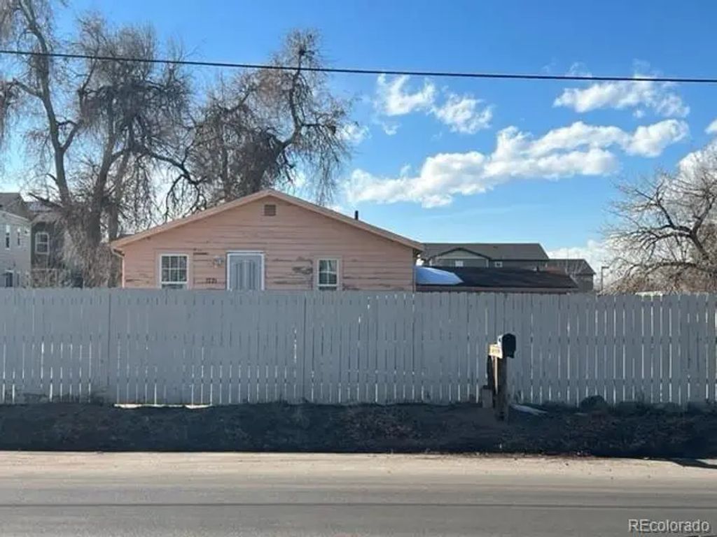1221 S Dayton Street, Denver