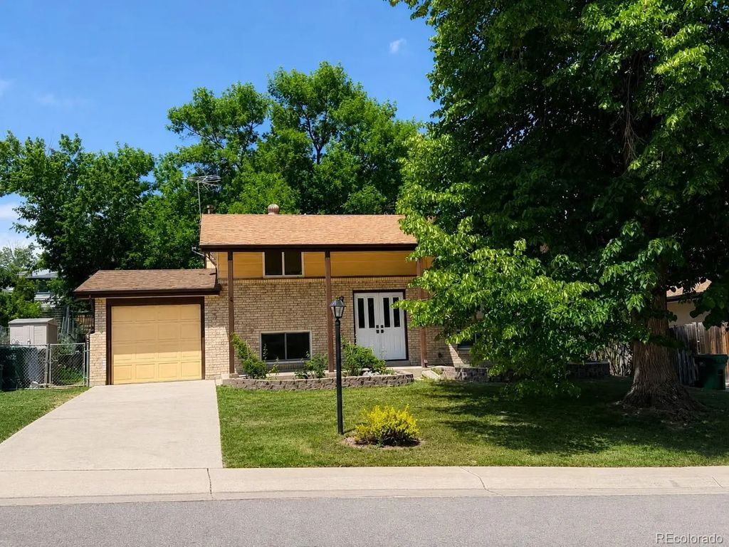 1841 S Saulsbury Court, Lakewood