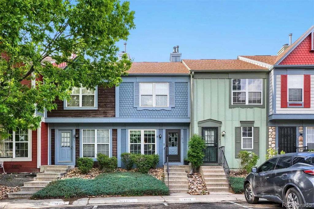 11913 E Kepner Drive, Aurora
