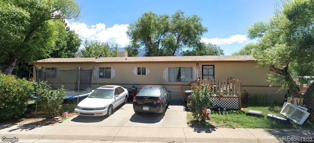 13 Saint Johns Circle, Parachute