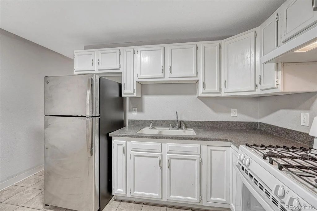 1158 S Navajo Street, Denver
