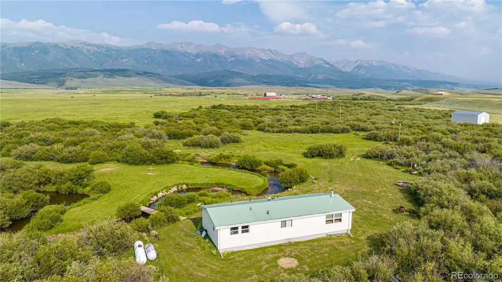 961 County Road 29, Walden