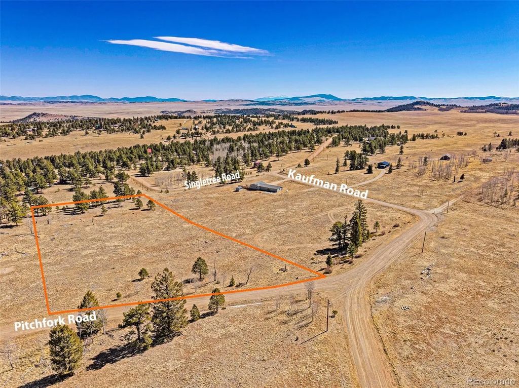 2226 Pitchfork Road, Hartsel