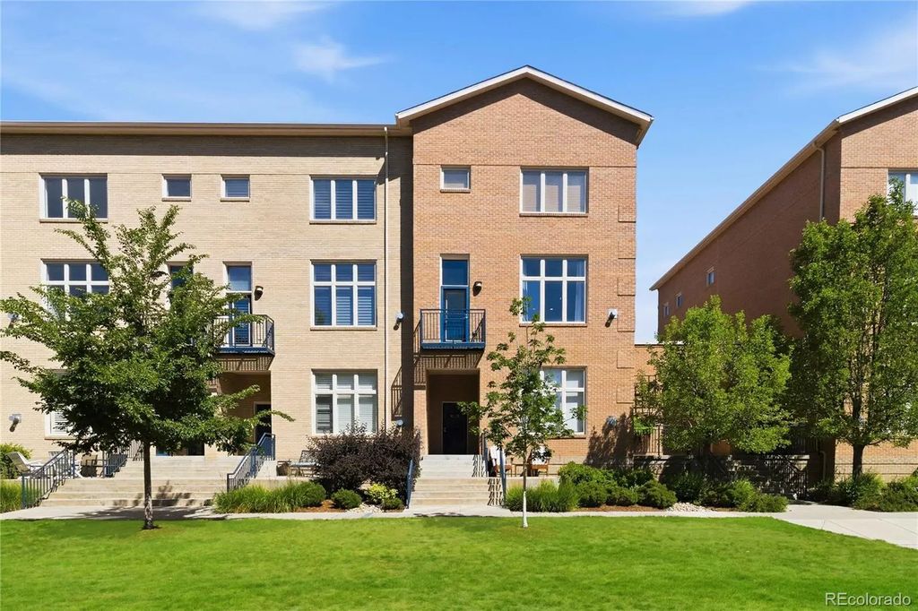 220 Roslyn Street 710, Denver