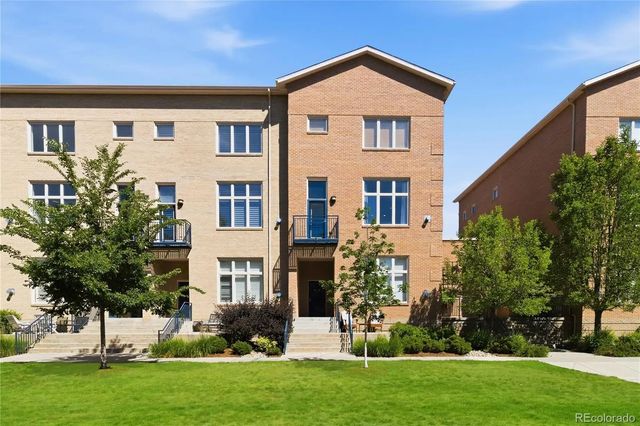 220 Roslyn Street 710, Denver