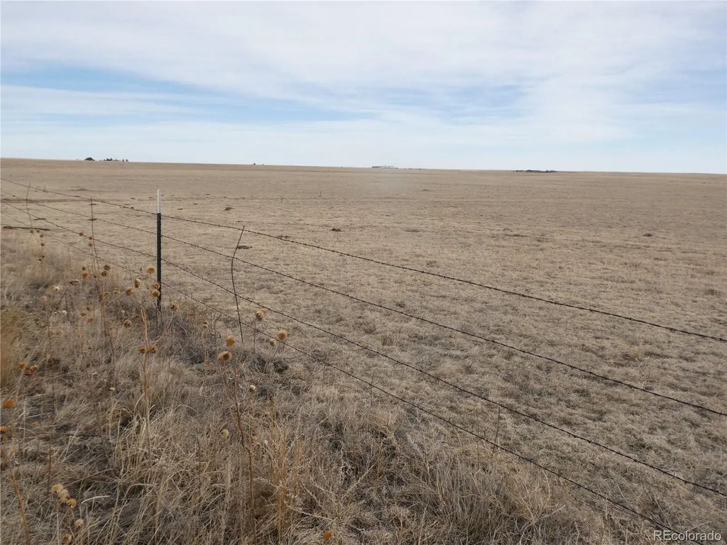 S Harding Road, Yoder